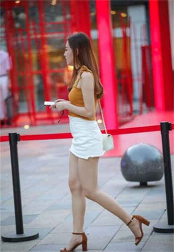 女人经常和异性聊天人