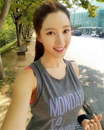 大美人柳馨绿帽子板