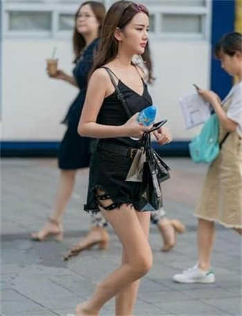 开头女主逃婚男主抓回