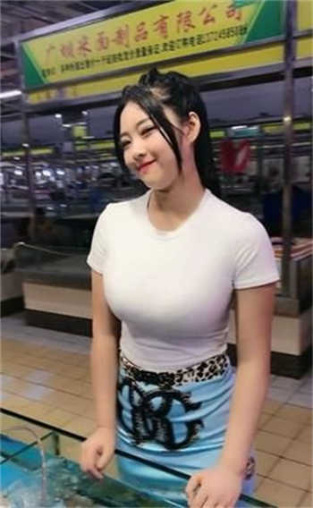 恐怖游泳馆视频