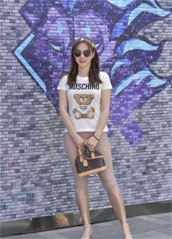 男主叫楚天逸女主叫江妩