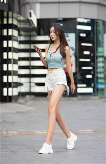 好友女儿苏菲菲