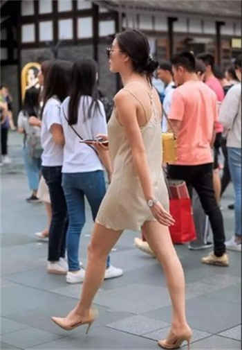 两对情侣一起旅游换爱电影