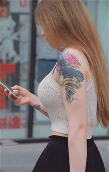 嫁入豪门的美人by荼靡