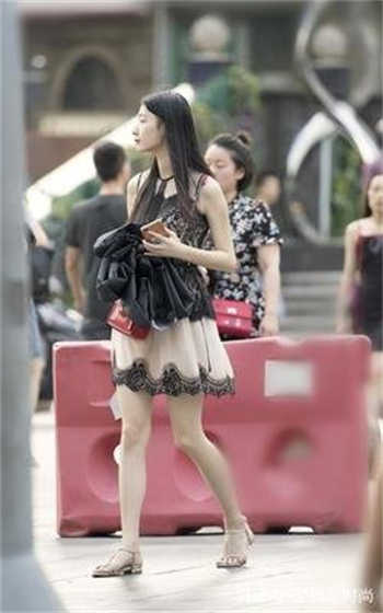 车子越颠进的越深
