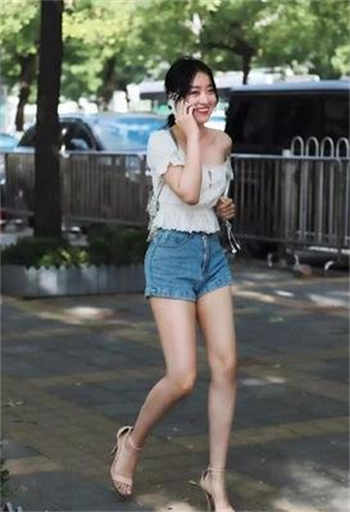 与婉儿老婆视频通话