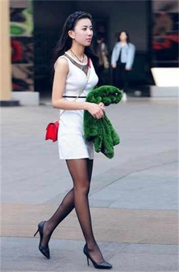 张柏芝艳阳门无删照片
