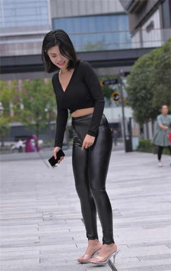与婉儿老婆视频通话