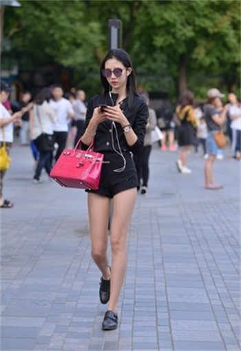 母犬鹿瑶微博