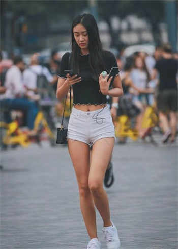 沈娜娜出演欠债