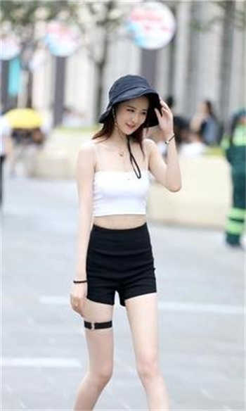 女护工深夜照顾老人木鱼