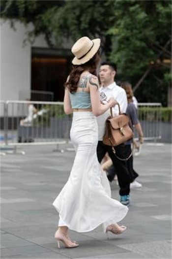 赶不上末班车的前辈