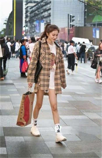 两个妈妈的职业