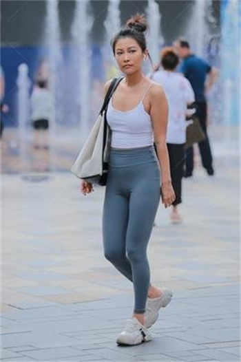 女性外生器模型