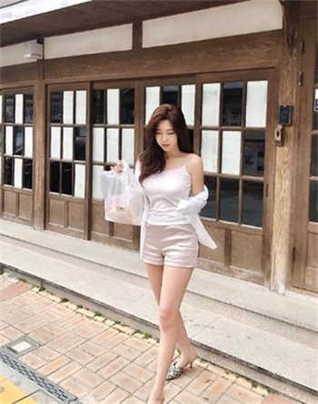 holly halston 尼玛
